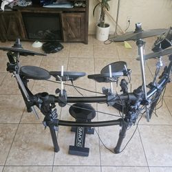 Simmons SD7PK  Eletric Drumset 
