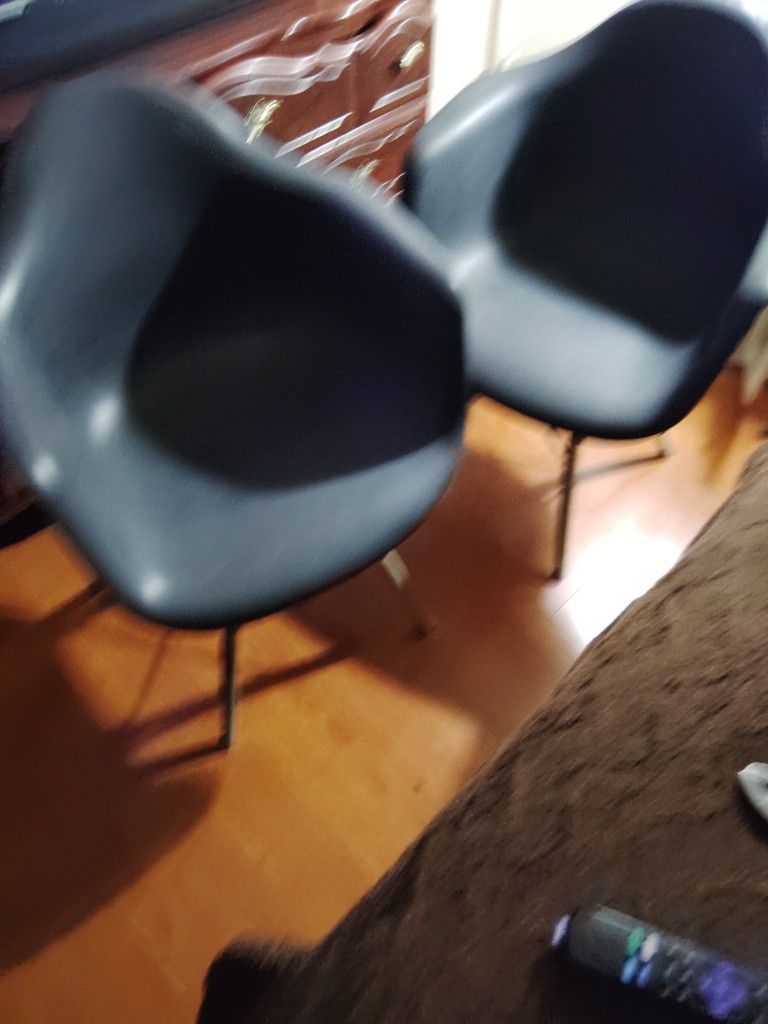 2 Arm Moder Chairs$75 For Both. Cash