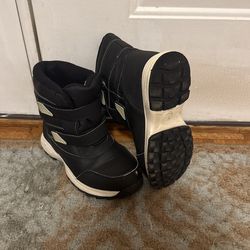 Winter boots Size 2 For Boy - $3