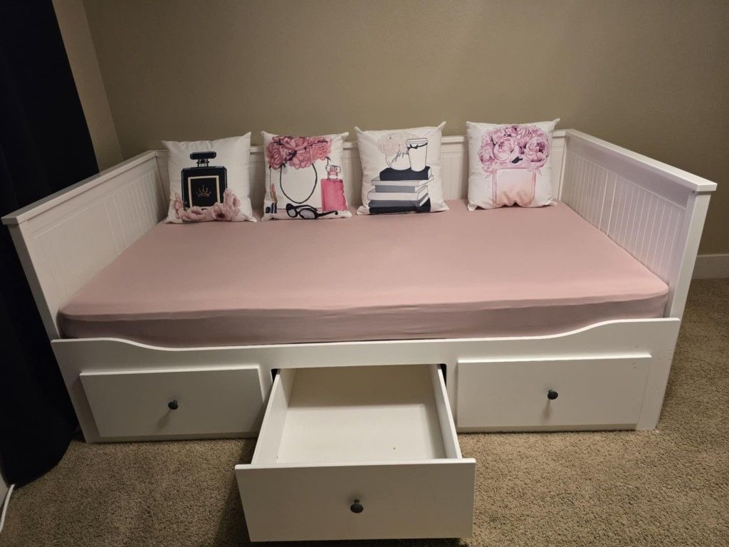 White Storage Bed with 3 Drawers