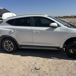 Hyundai Tucson Parts Partes 16 17 18