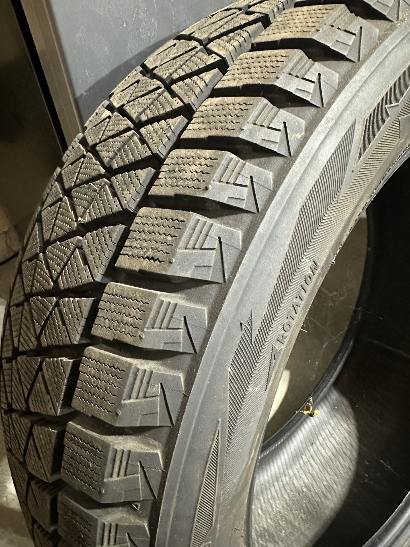 Set of 4 Bridgestone Blizzak Winter Tires 235/55/R19