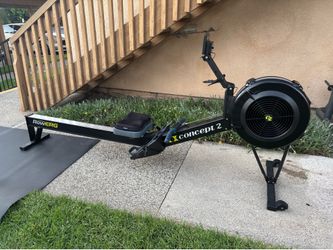 BLACK CONCEPT 2 ROWERG ROWER-PM 5 only 42258 lifetime meters . GREAT FOR AT HOME WEIGHTS GYM