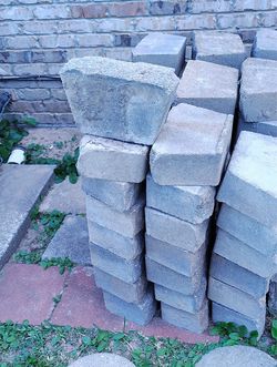 Concrete Retaining Wall Blocks Lot