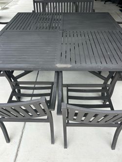 Square outdoor Table