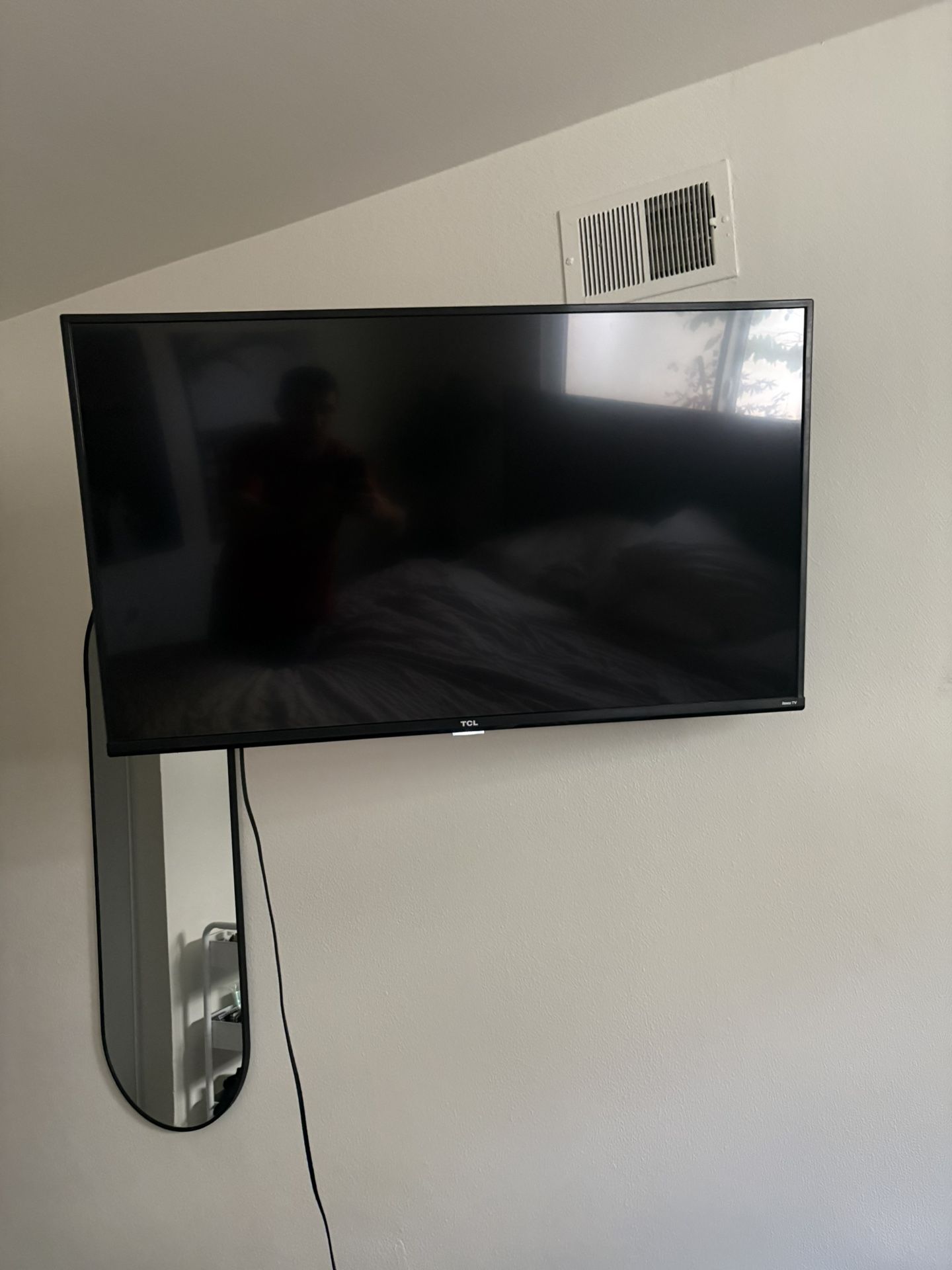 43” TCL Roku TV with Wall Mount