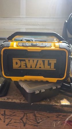 Dewalt 20v battery Bluetooth speaker