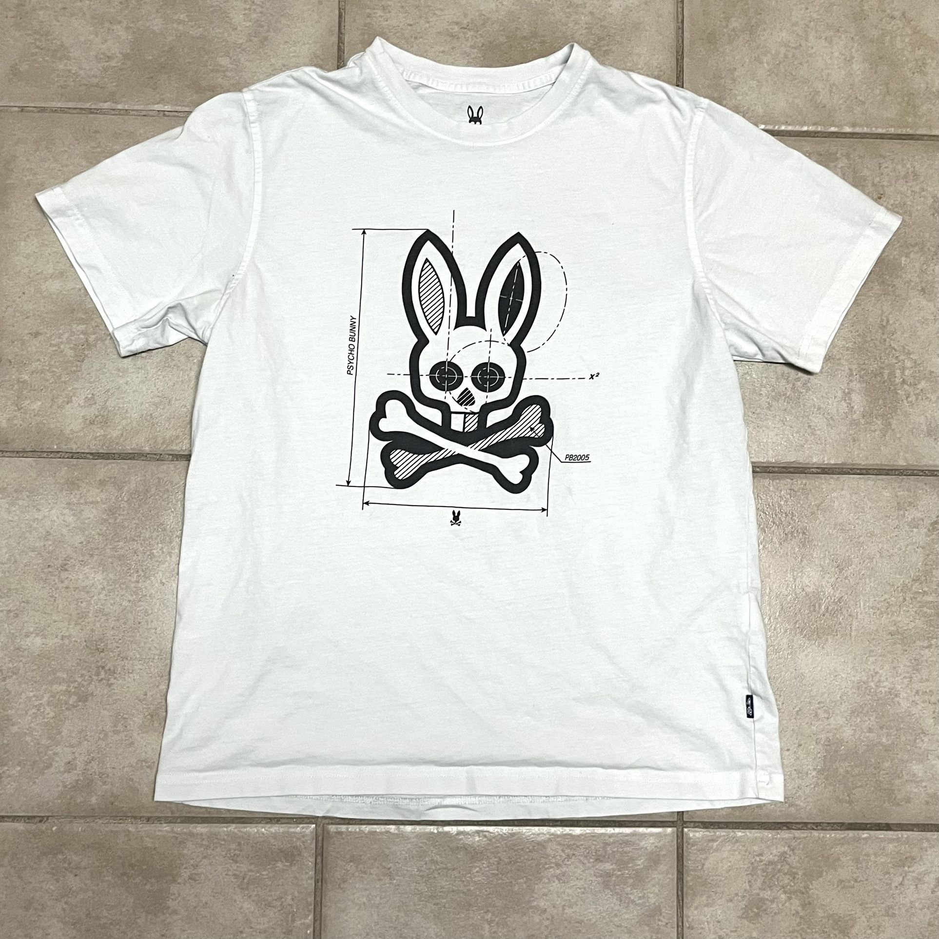 white black T shirt