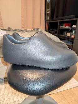 Yeezy SL-02 Slides - Size 10 (Fits 12)