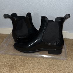 black rain boots