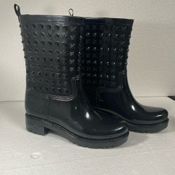 Woman’s Rain Boots Size 7