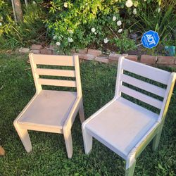 2 Vintage Children's Chairs Styrdy Wood