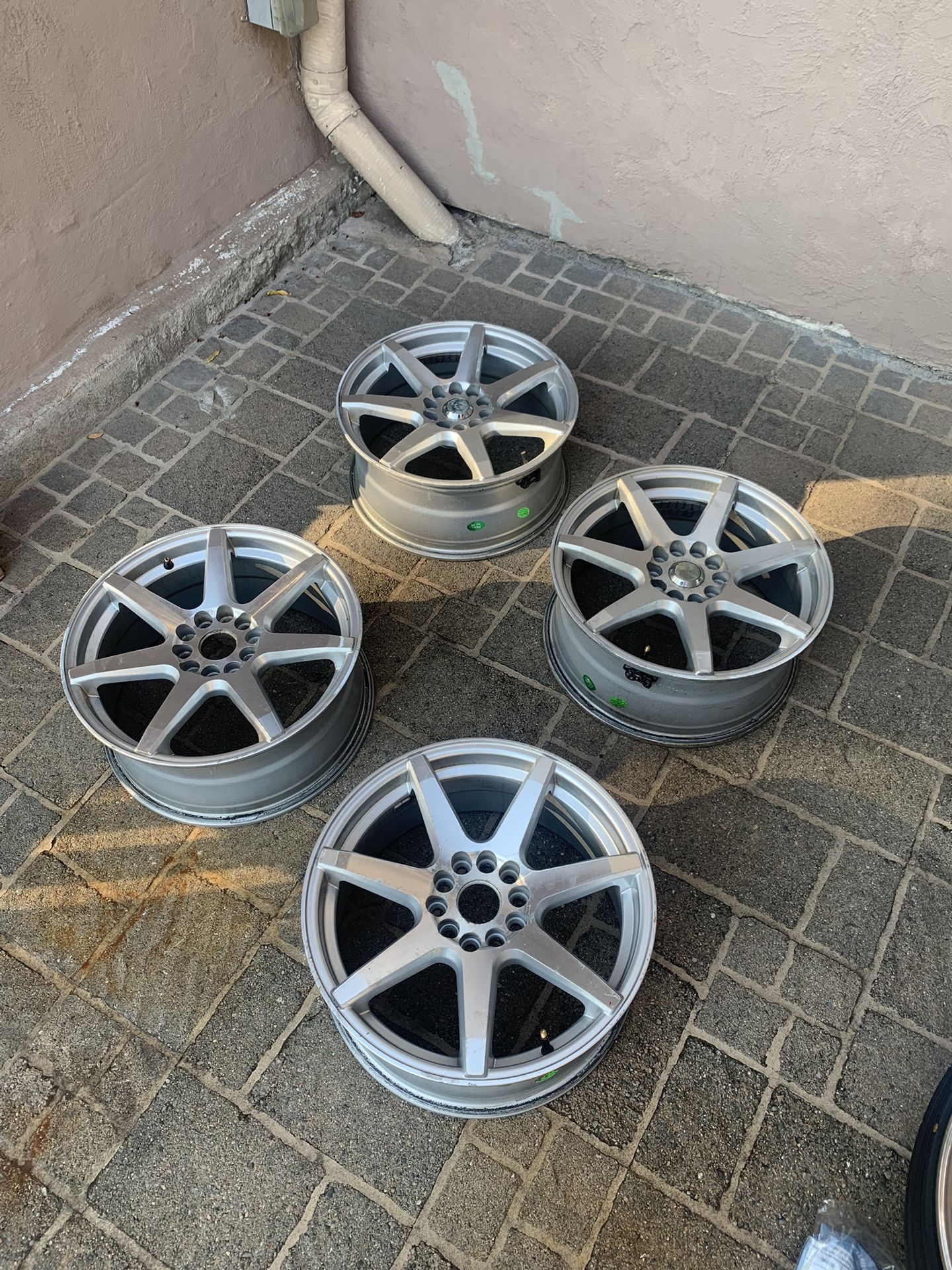 17x7.5 +40 Universal 5 Lug Wheels for Sale in Bothell, WA OfferUp