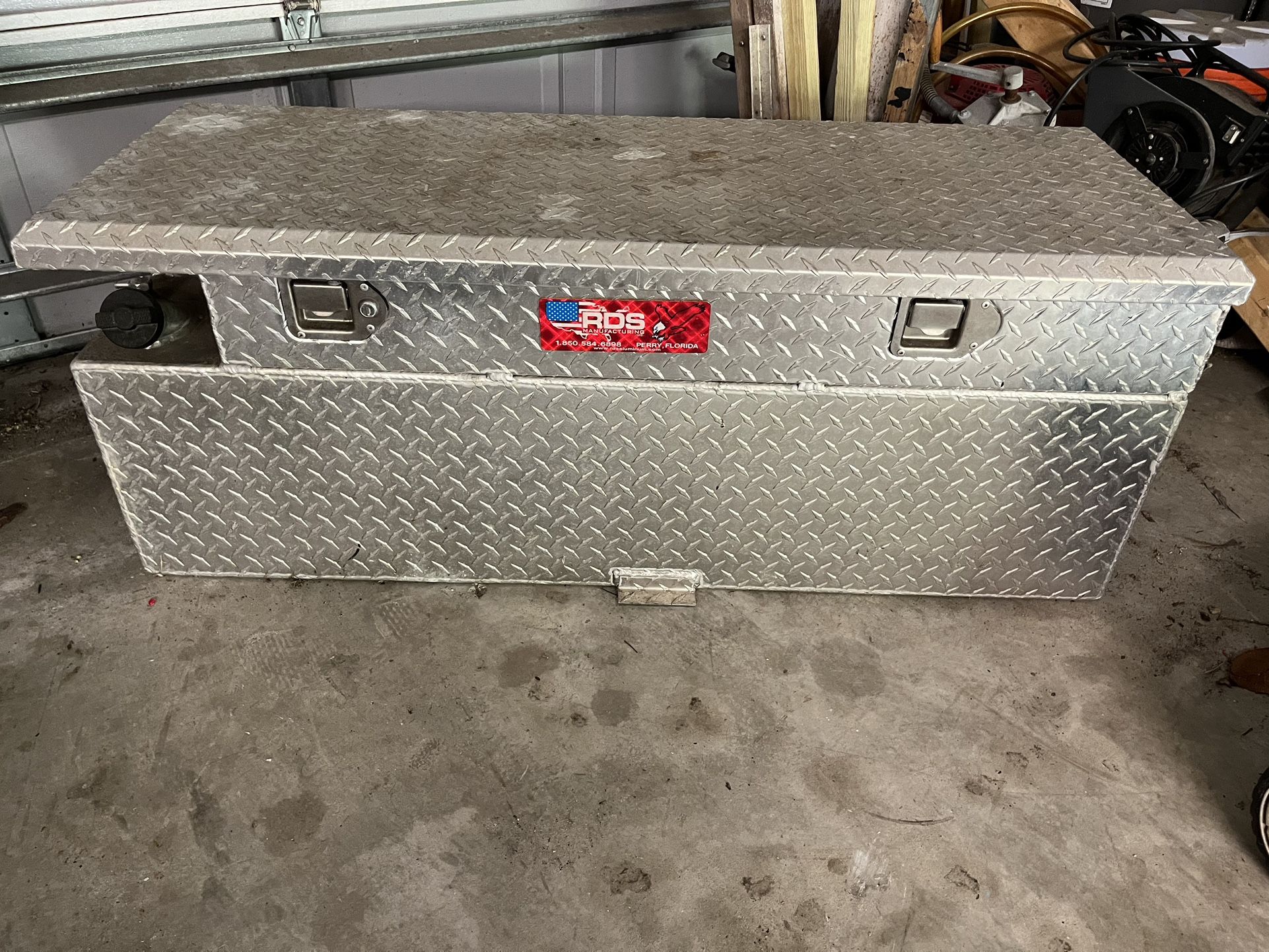 Truck Tool Box, With Fuel Tank RDS