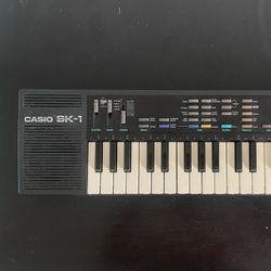 Casio SK-1 32 key Sampling Keyboard Synthesized