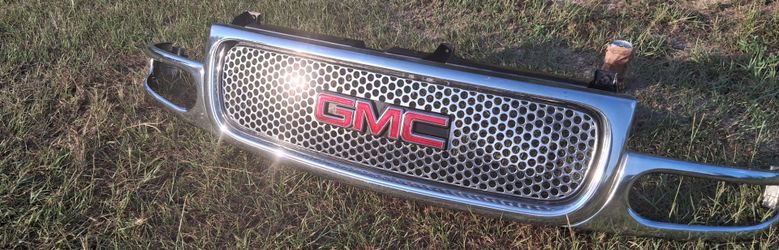 2002 GMC Front Grille