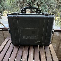 Pelican 1600 Hard Case