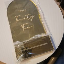 1-24 Gold Mirrored Table Numbers- Brand New