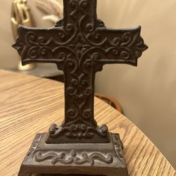 Cast iron cross on pedestal - 8.25" tall