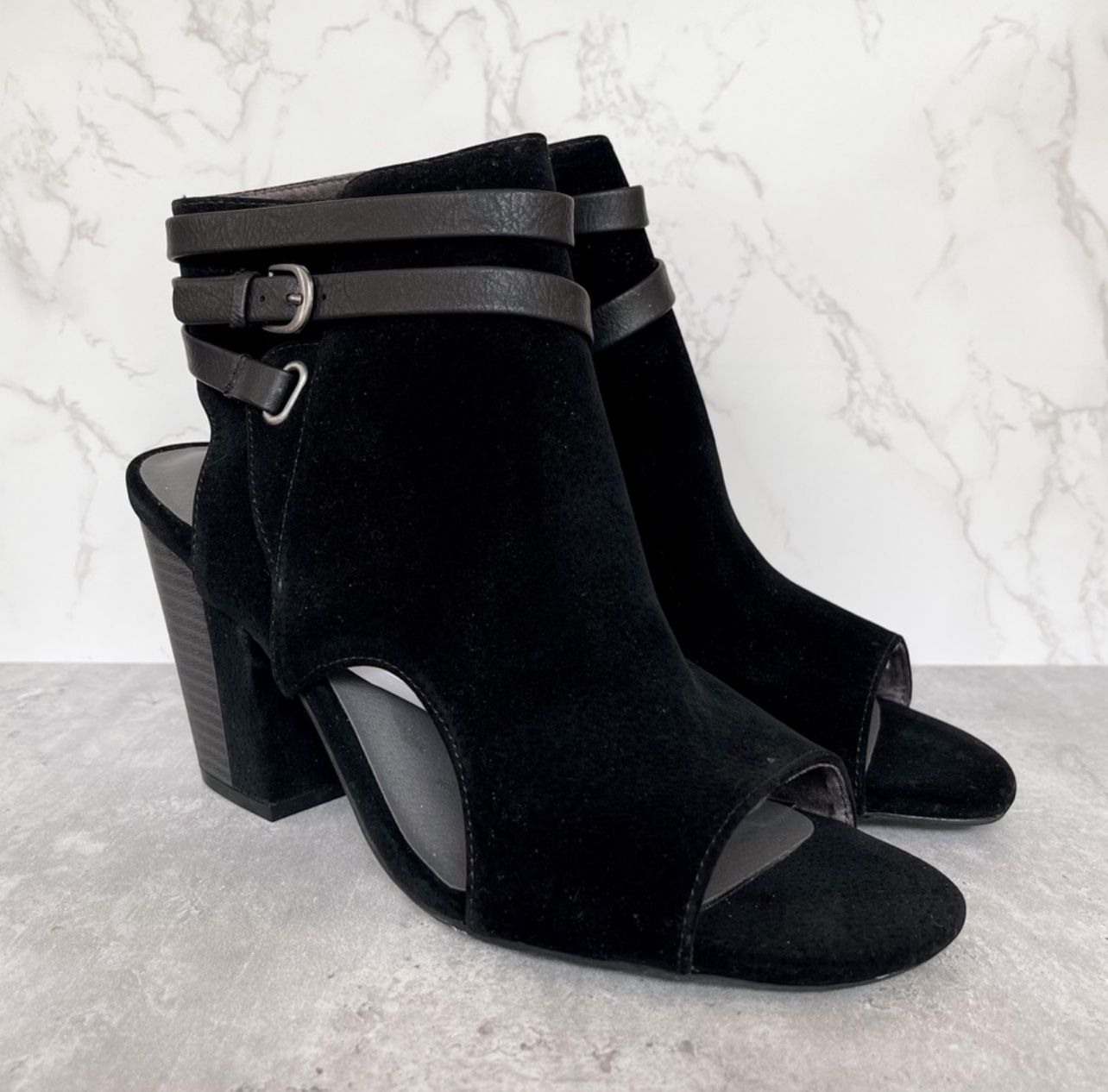 WHITE MOUNTAIN Shira Black Booties Boots