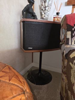 Bose 901 Series V - with tulip stands and equalizer