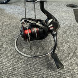 Shimano Vanford  C 2000 HG Brand New Spinning Fishing Reel. 