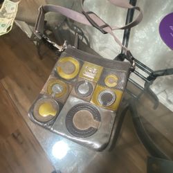 coach bag over the shoulder