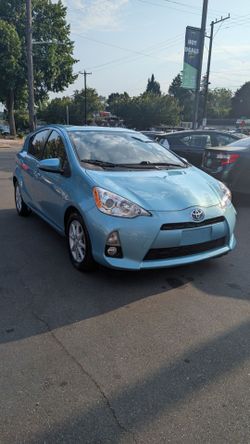 Prius c 2014
