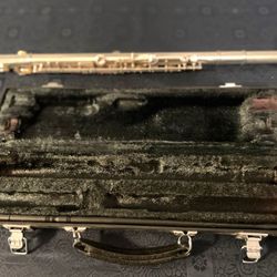 Yamaha YFL-221 flute, made in Japan