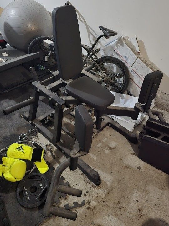 Hip Abductor/Adductor And Hip Thrust Machine
