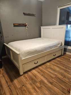 Full size bed with twin size trundle