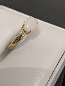 OPAL AND DIAMOND RING SZ 7 Solid gold