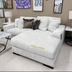 Brand New/ White Sofa Chaise/ Couch/ Delivery Available 