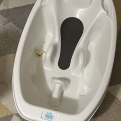 Baby Patent Aqua Scale 3-in-1 Digital Scale Water Thermometer and Infant Tub