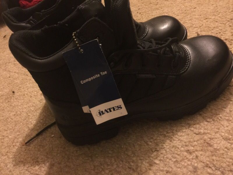 Size 9 new bates work boots still has tag