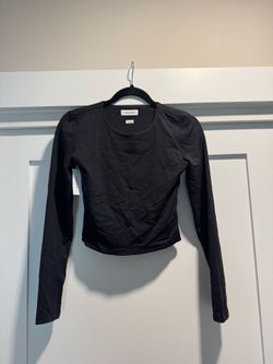 Black Aritzia Babaton long sleeve - size medium