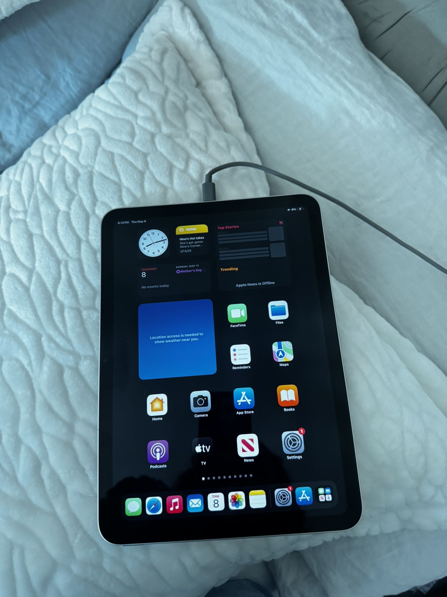 Apple iPad 10th Generation silver