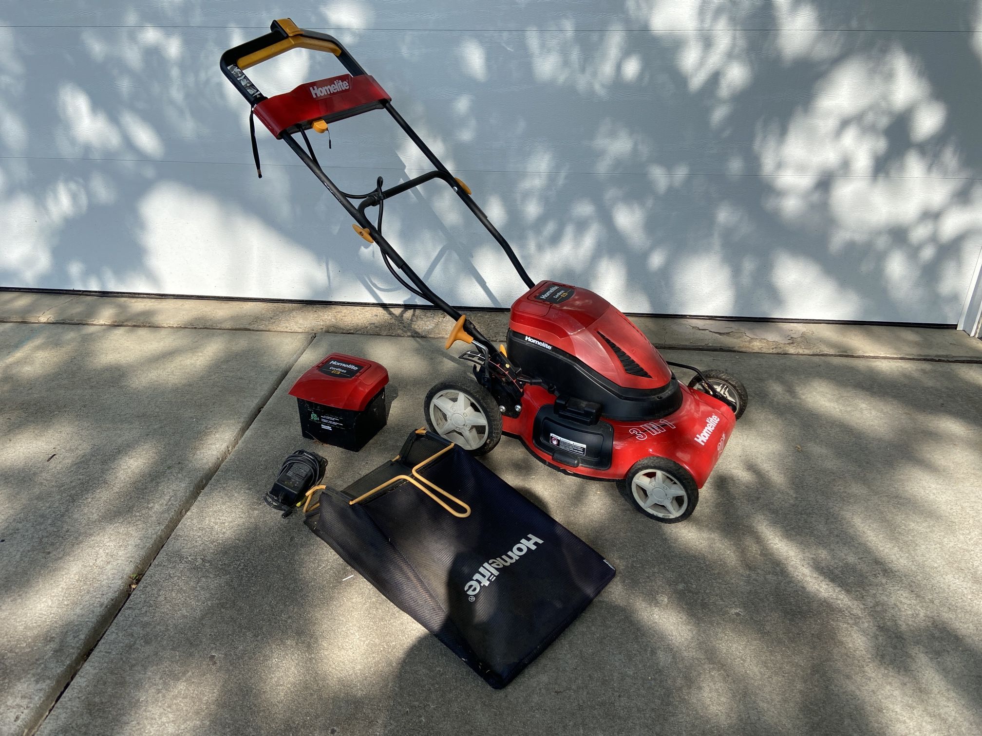 Homelite 24V 20” Cordless Lawnmower for Sale in Denver, CO OfferUp