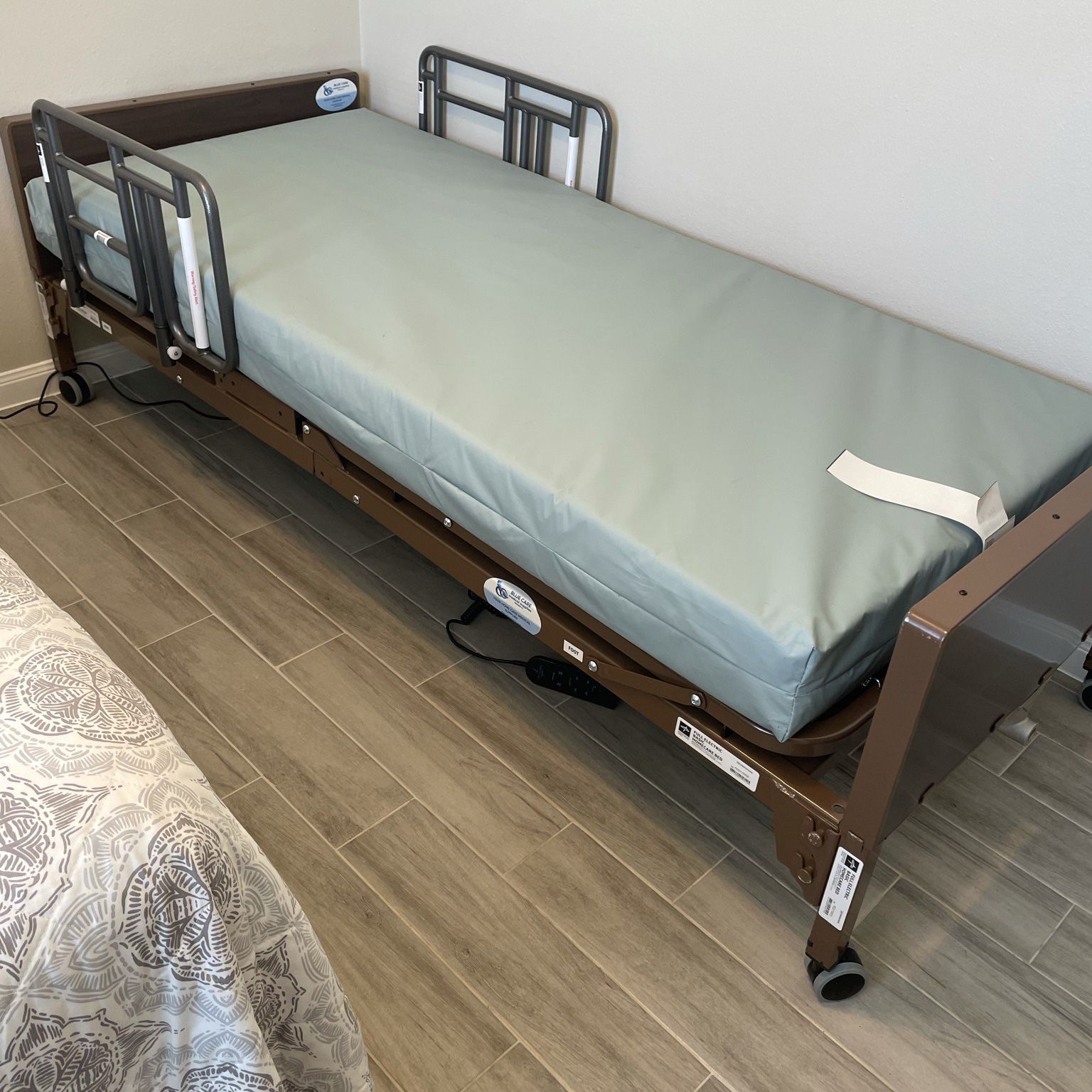 HOSPITAL BEDS - to sale and rent