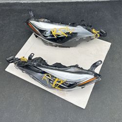 2019 Toyota Corolla SE Headlights 