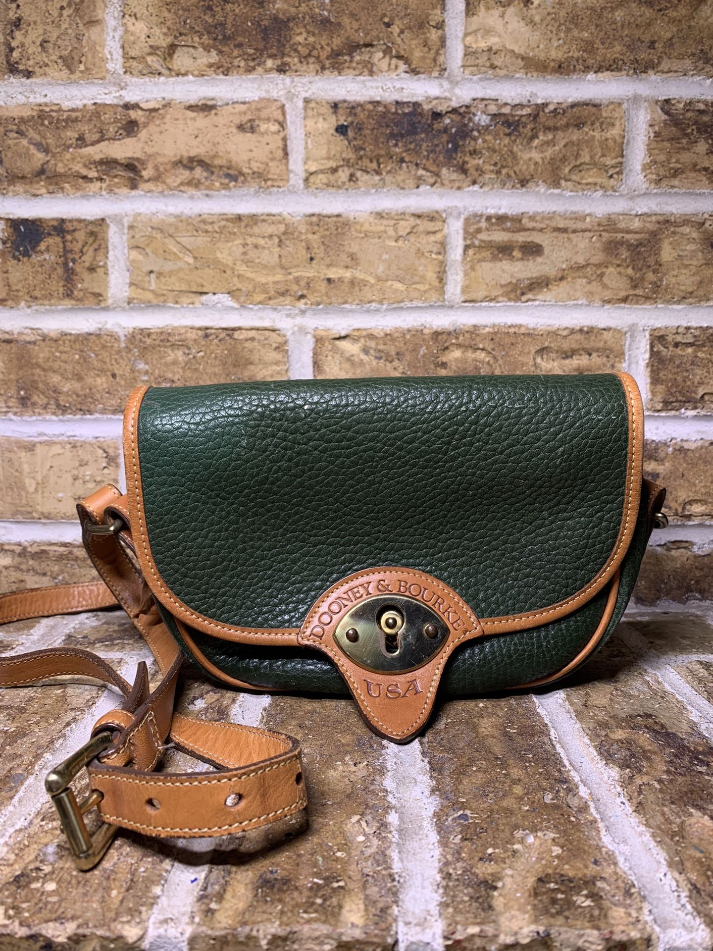 Medium Vintage Dooney & Bourke Gundelta Cavalry Trooper Green Leather