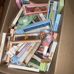 Thousands Of Stuff From  5 Below  Discontinued. Nice Stuff $?