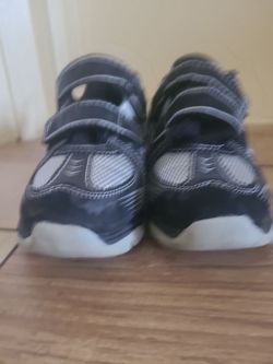 Shoes size 3