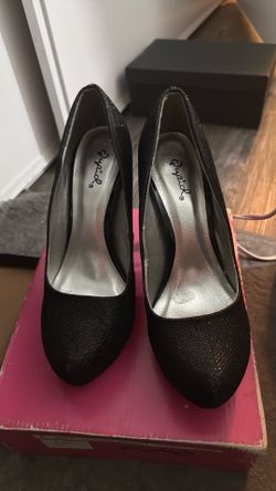 Qupid Black Glitter Pumps – Size 7
