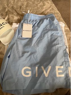Givency shorts, t-shirt, slides