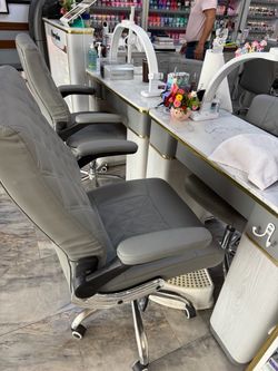 Luxury Pedicure Chair + Nail Salon Furniture Set – 5 Pieces – $1,500 / Set