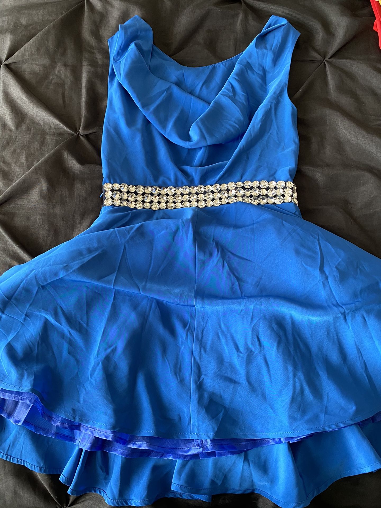 Short blue dress