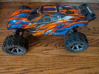 Traxxis Rustler 4x4 1/10 RC Truck- Fast!