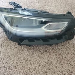 2021-2025 Chrysler Pacifica  Headlight