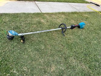Makita XGT 40V max Brushless Cordless 15 in. String Trimmer (Tool Only)
